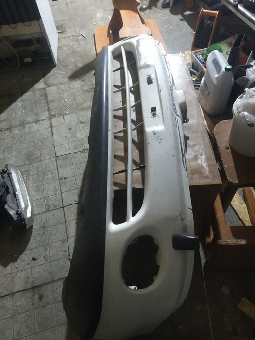 Продам бампер и заглушки