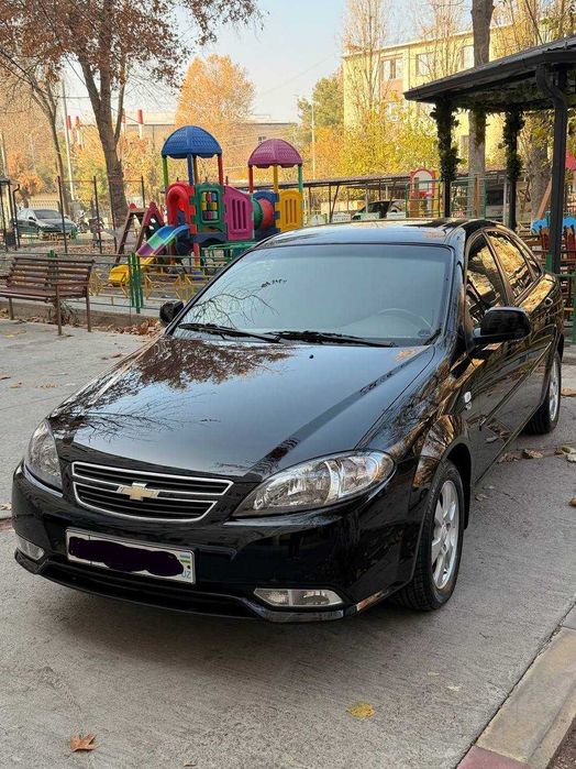 2022-yil Gentra. 72200 km probeg. Metani bor. bir qo'l minilgan.