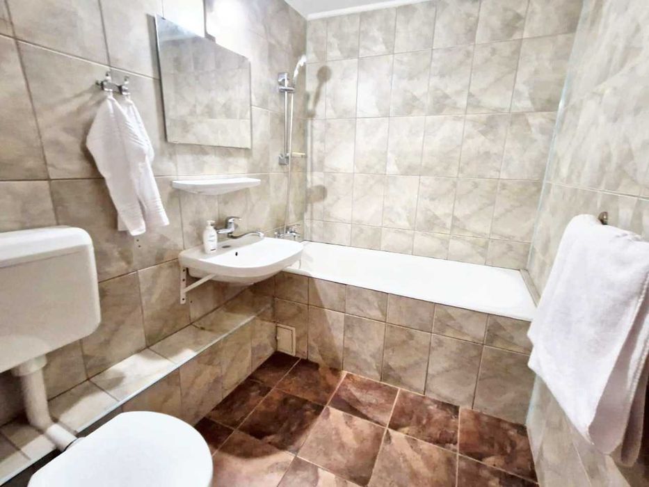 Particular, ap. 2 cam de închiriat – luminos si perfect poziționat!