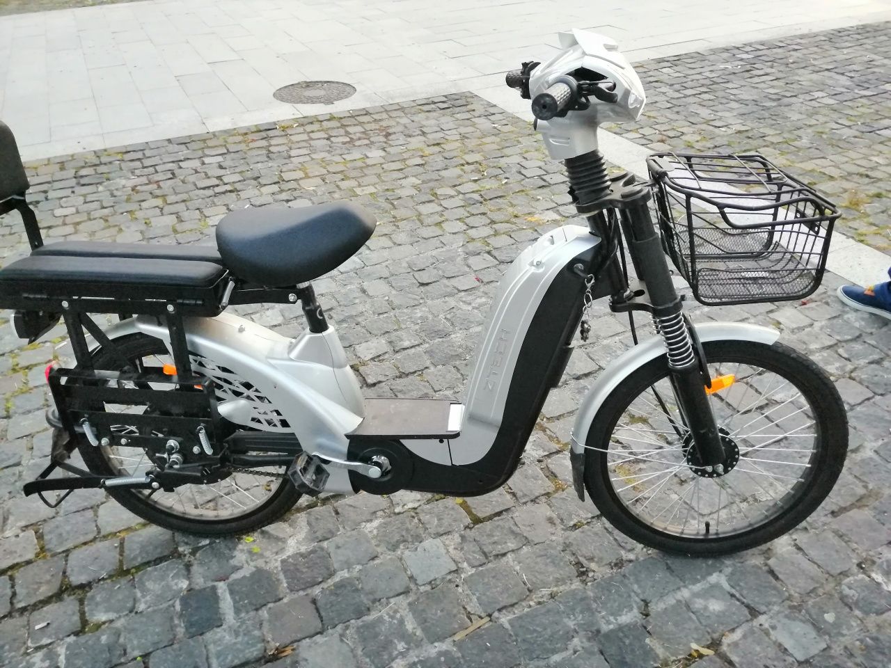 Bicicleta electrică Ztech