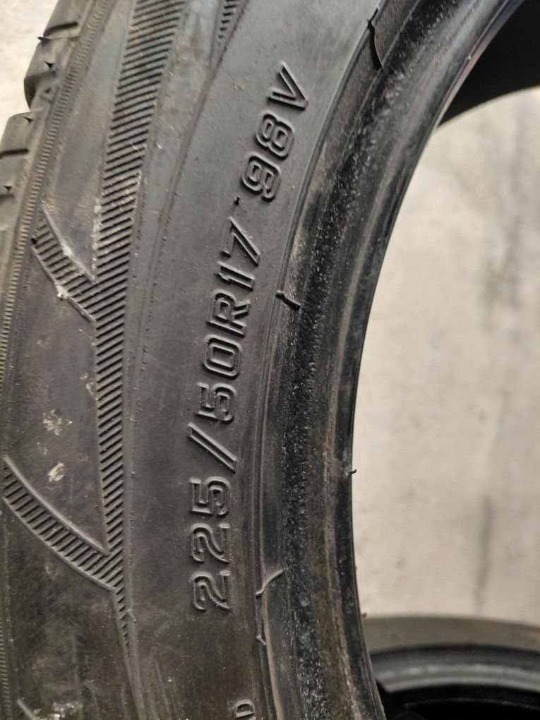 225/50/17"Falken  2бр.гуми