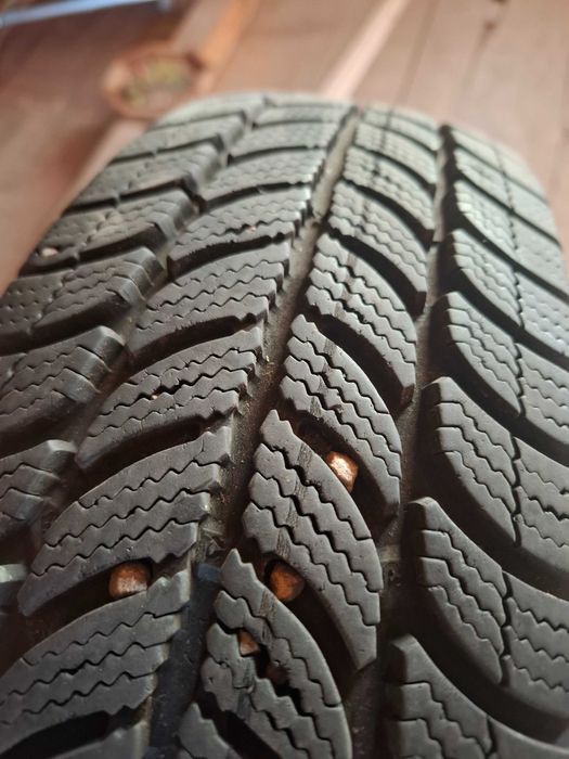 Se vind 4 anvelope 165,70,14