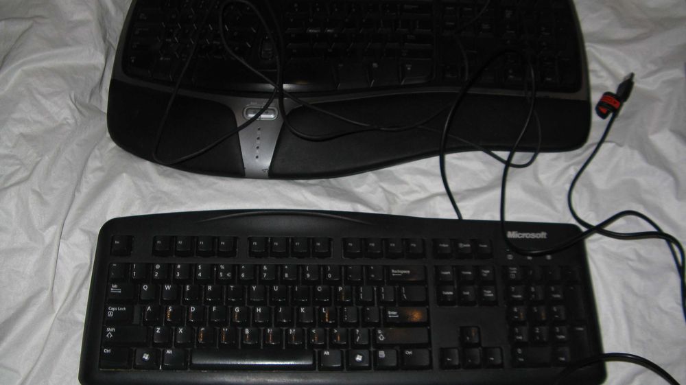 Tastaturi Microsoft 30 lei ambele