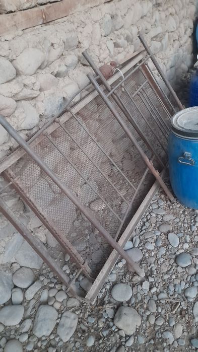 Temir karavotlar sotiladi