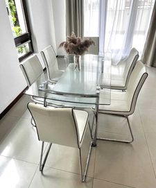 Стъклен трапезна маса и столове (спешно)