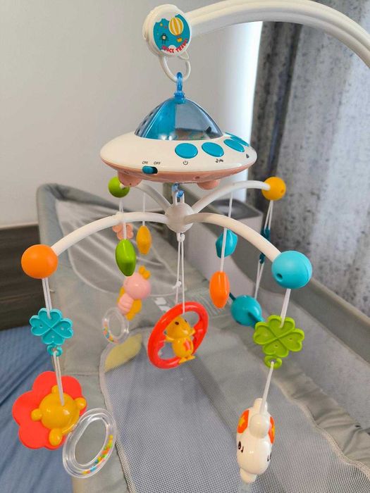 Carusel muzical pentru pătuț