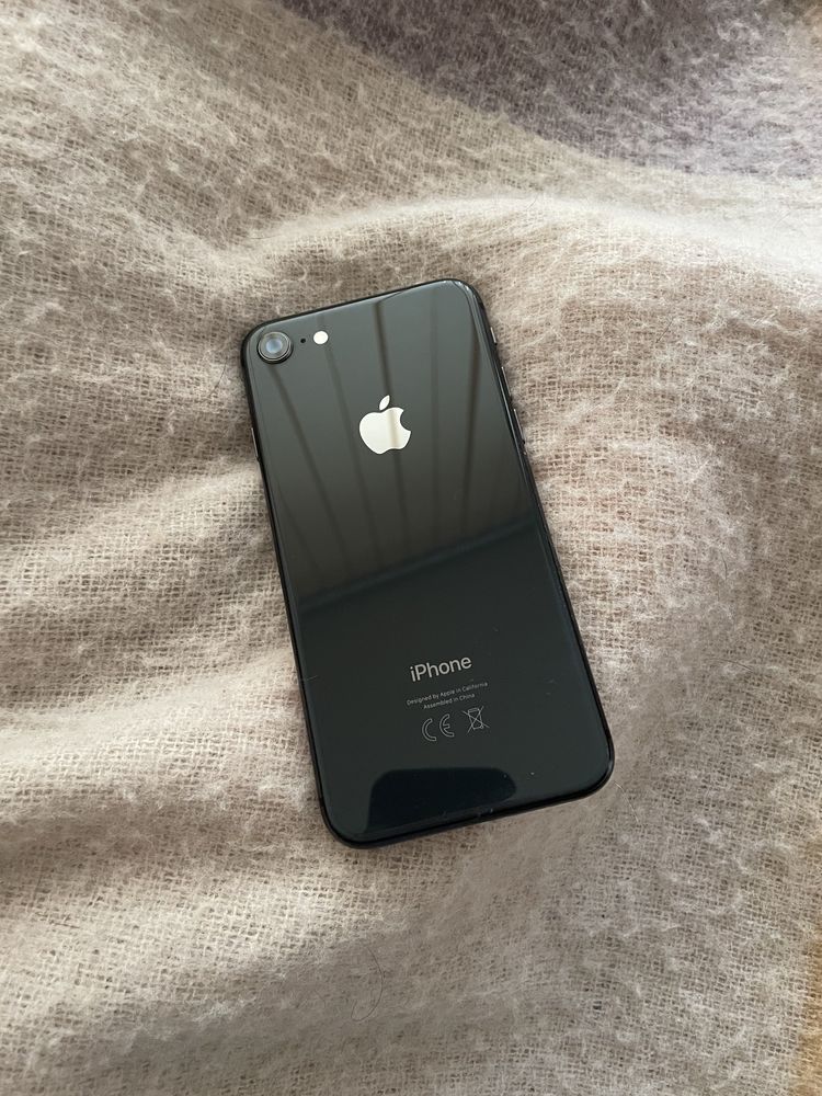 iPhone 8 с 64 GB памет Space Gray