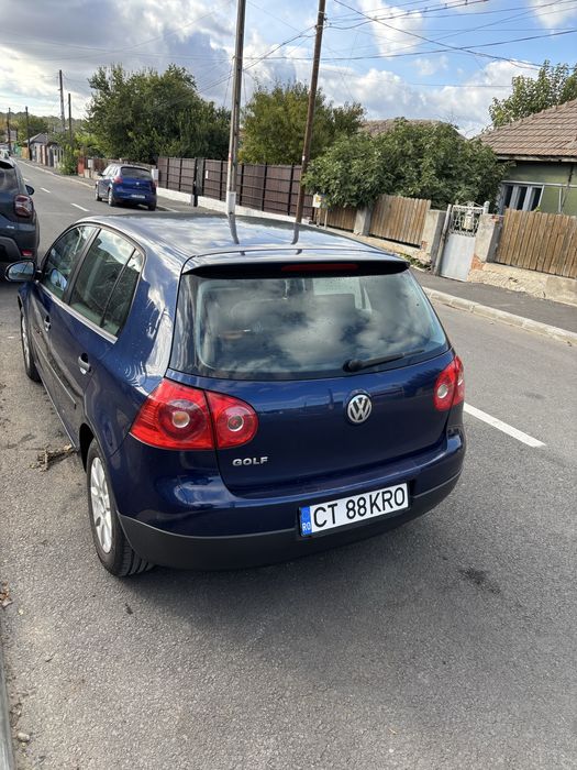 Vand Golf 5 1,4 benzina an fabricatie 2004