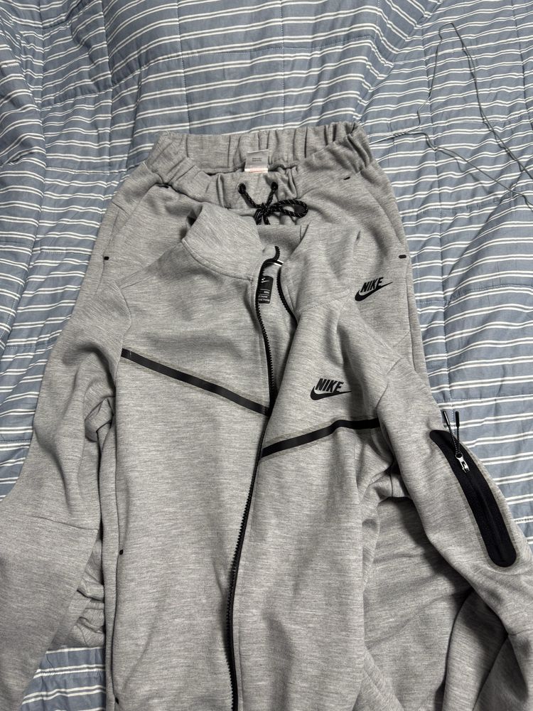Анцунг Nike teech Л номер