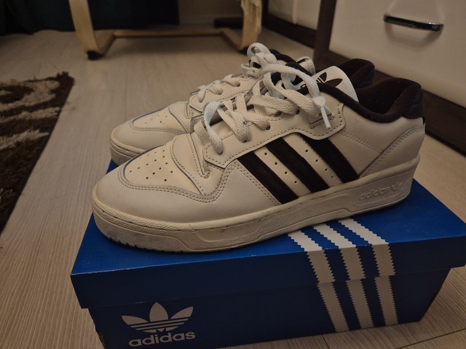Adidas Rivalry Low 41,5 (8US)