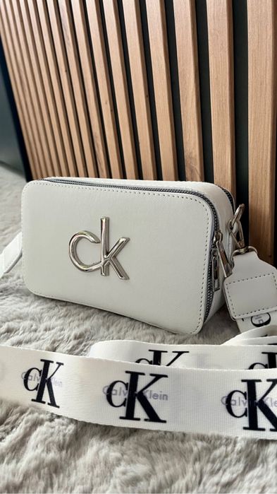 Дамски чанти Calvin Klein