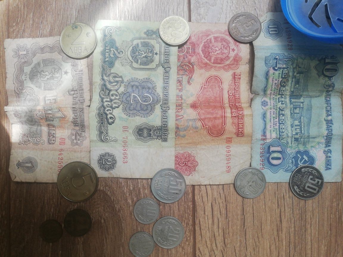 Стари пари и монети