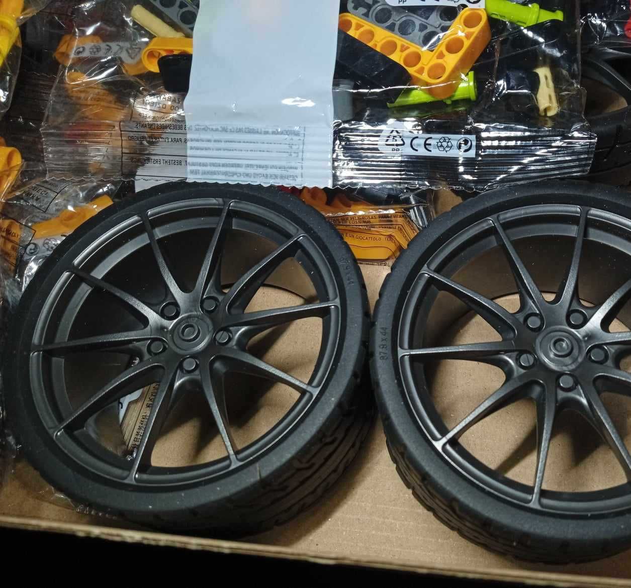 STOC NOU TIP lego masina McLaren P1 42172 3893pcs