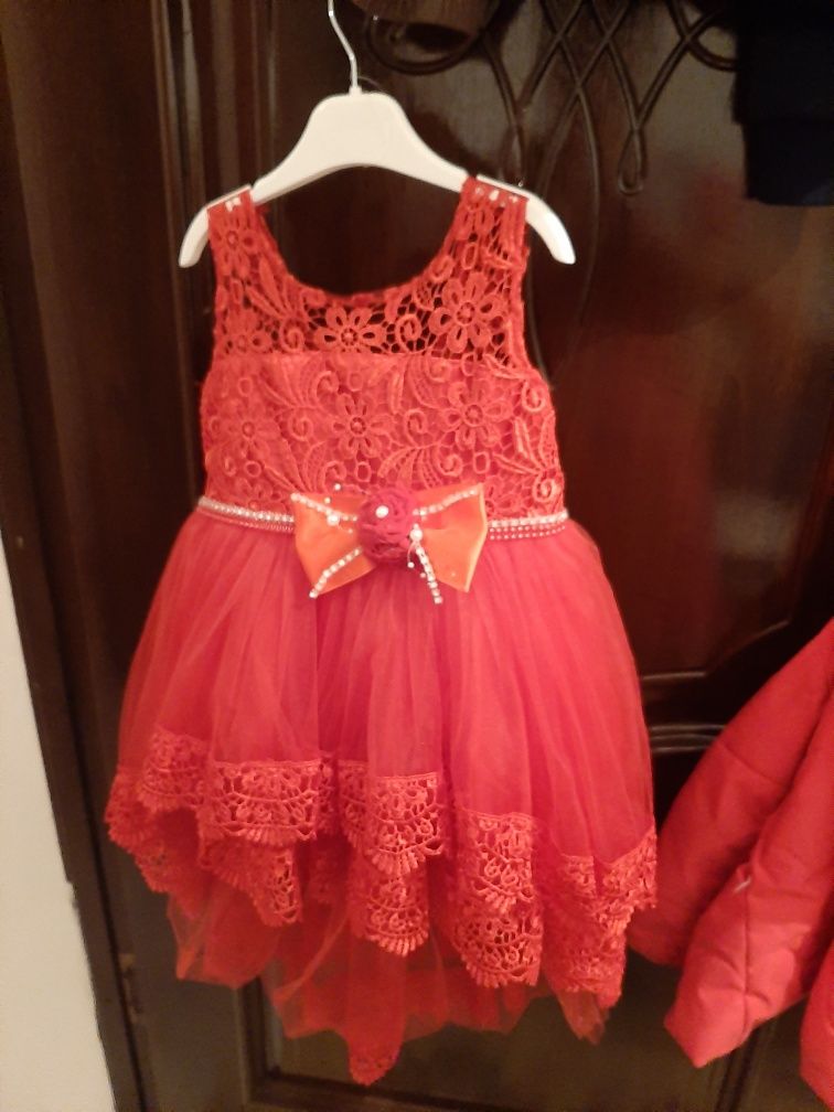 Шикарное платье на 2-3 годика