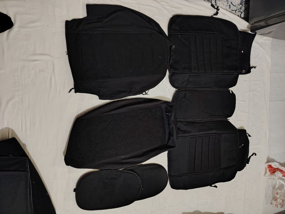 Парк сидения чехол ва тарпедкасига чехол сотилади б/у.