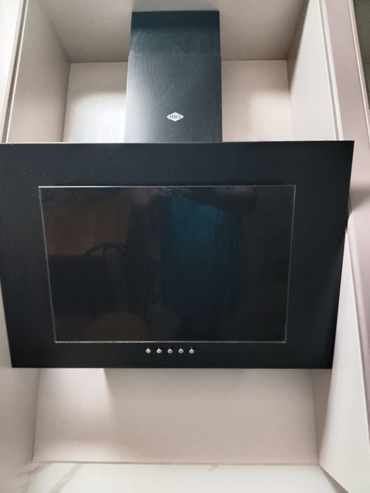 Продам вытяжку срочно