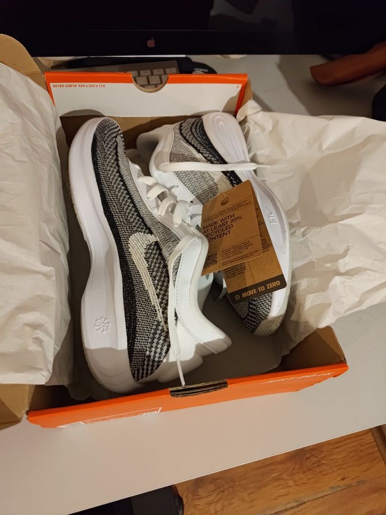 Nike G.T. Hustle Academy 42.5 номер