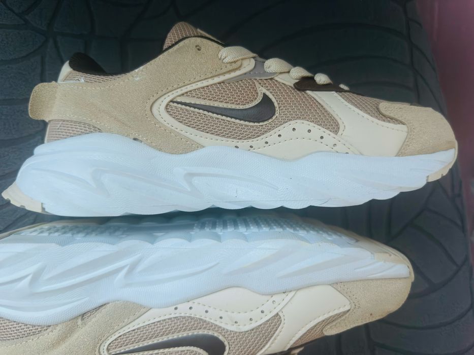 Маратонки Nike чисто нови