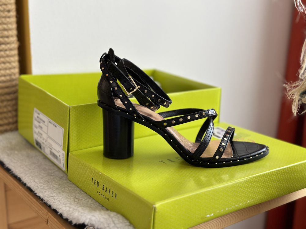 Обувки Ted Baker 38