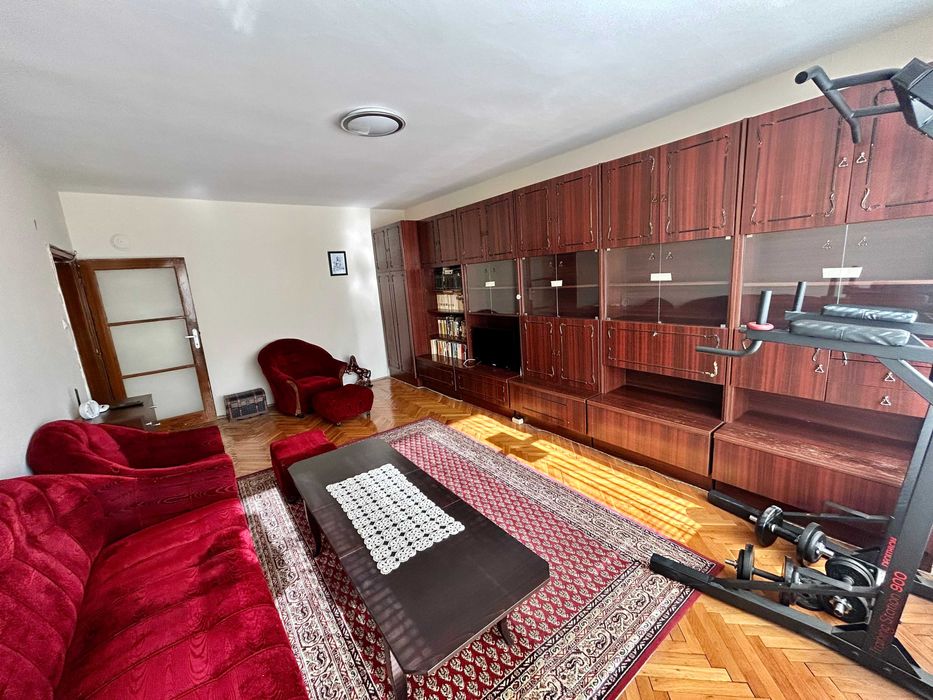 Продажба: Тристаен апартамент, Сухата река