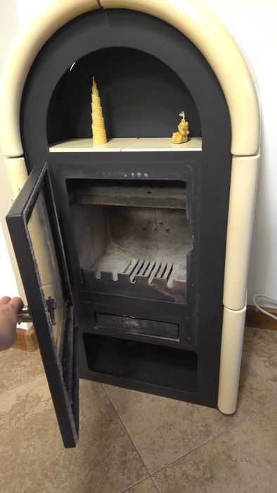 Камина с керамични плочи