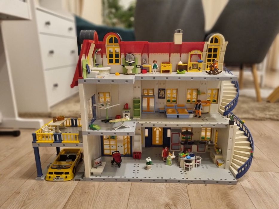 Playmobil, Casa cea mare cu mobilier si accesorii