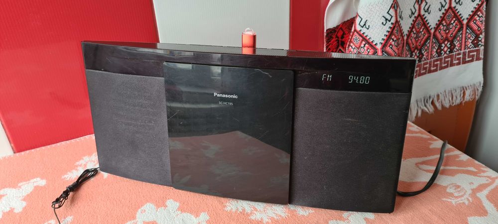 PANASONIC= stick,radio,cd = 100 lei