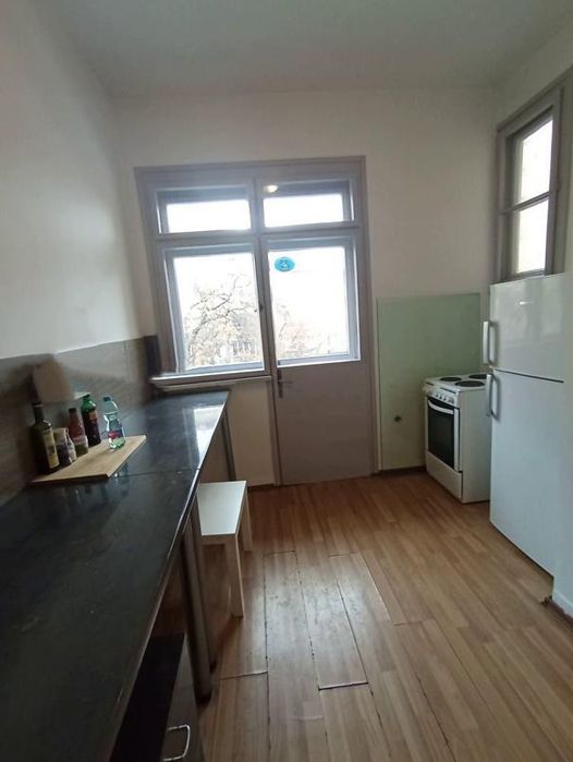 Тристаен, под наем, Център-НДК