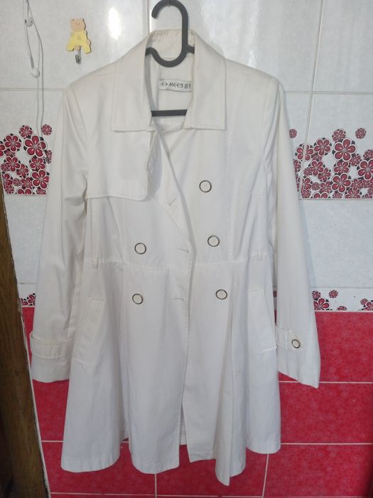 Плащ весенний на сейчас