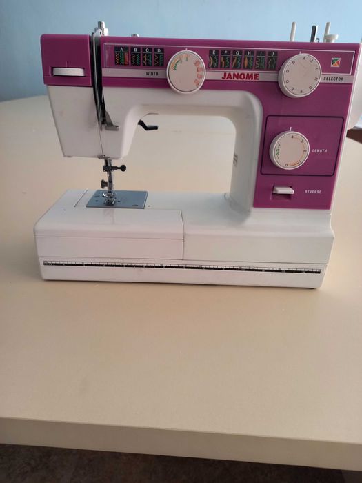Швейная машина Джаноме