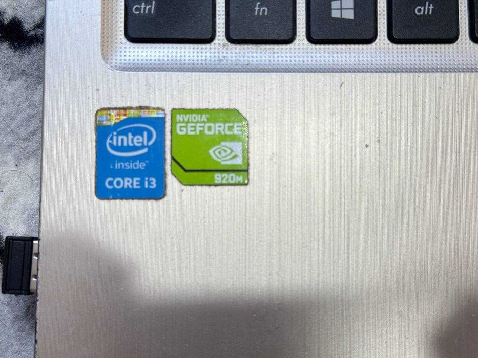 Asus noutbuki srochna sotiladi