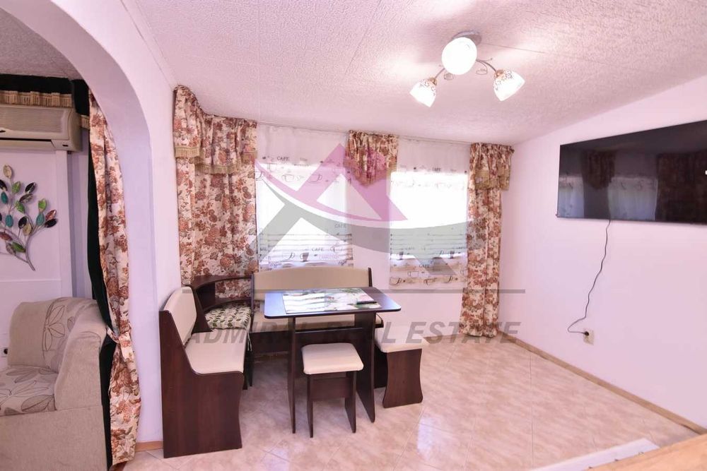 Дава се под наем Двустаен апартамент в Варна, м-т Траката - 45 кв.м за 450 € - Снимка #1