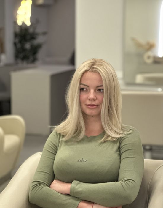 Наращивание волос стилист парикмахер