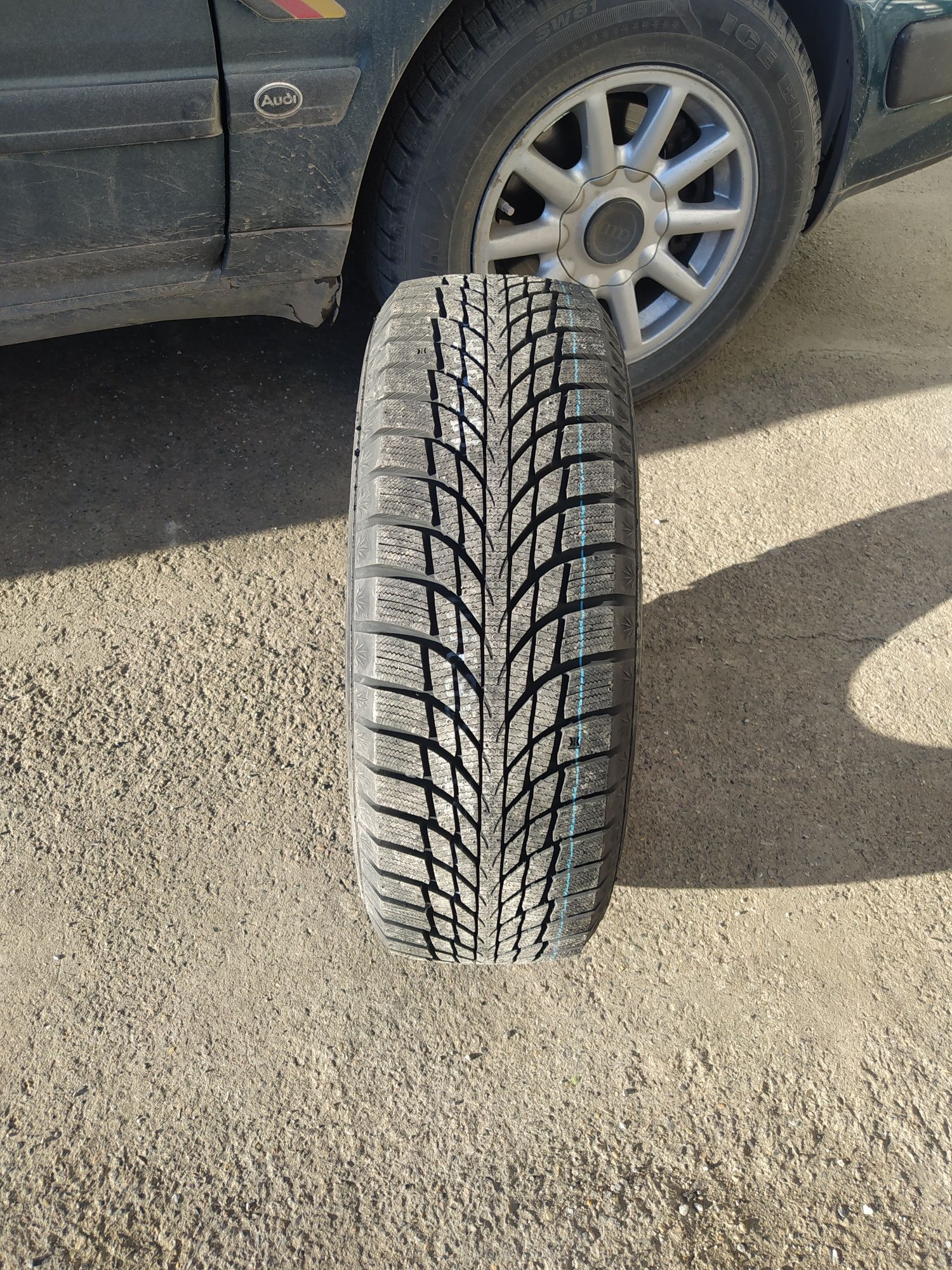 Kumho 185/60R14 WI51