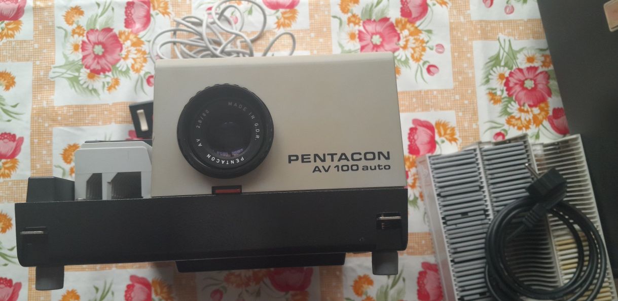 Пентакон прожектор ( Pentacon Projektor)