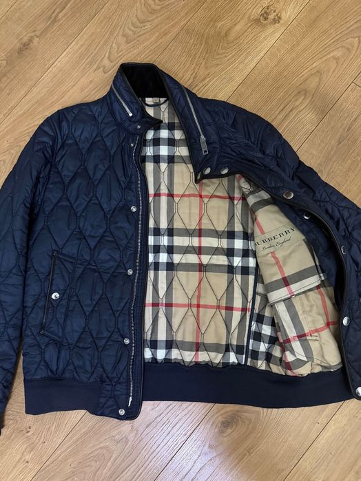 Мъжко оригинално яко Burberry- L размер