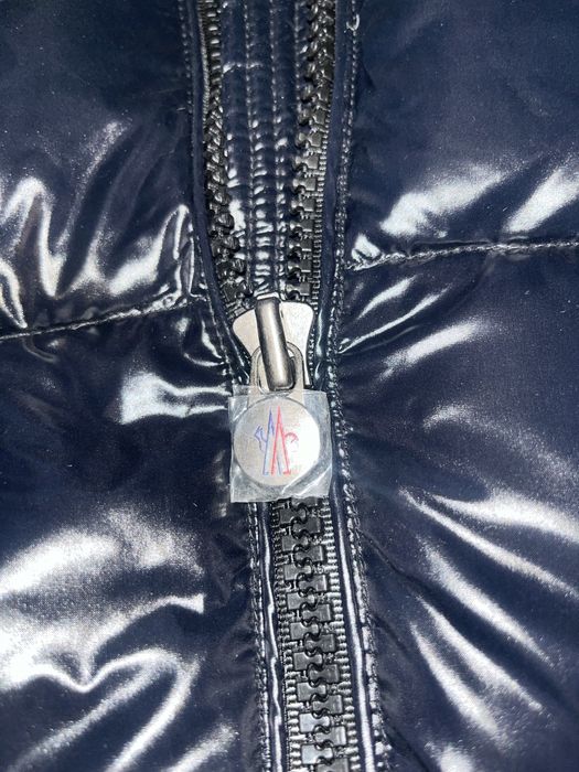 Geaca Moncle r maya NFC tag