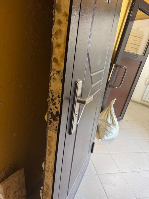 Дверь, срочно продаем