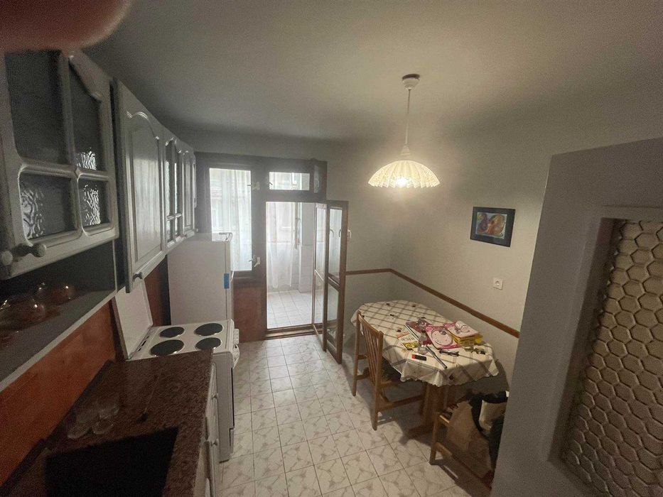 Дава се под наем Многостаен апартамент в Бургас, Център - 105 кв.м за 459 € - Снимка #3