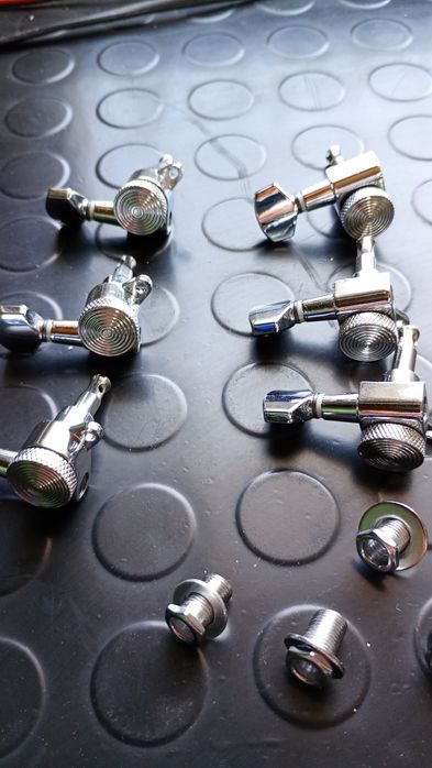 Заключващи ключове за китара