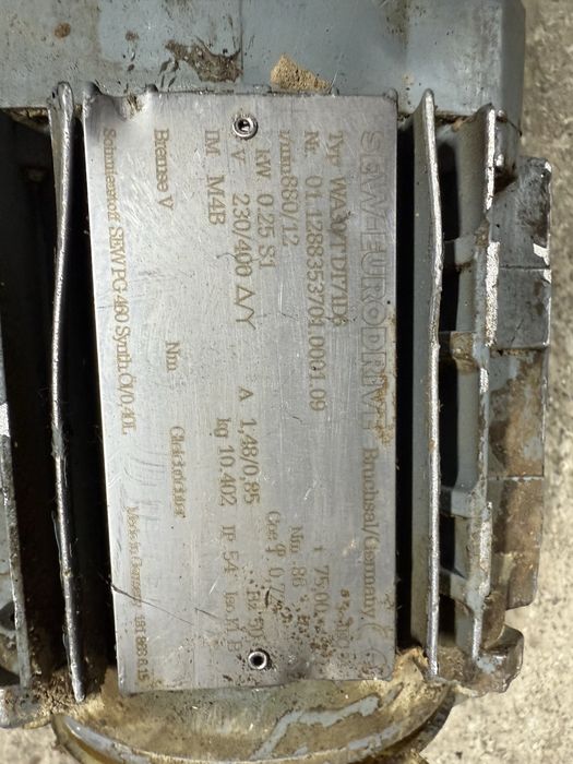 Motor cu reductor industrial