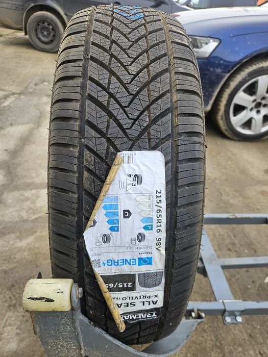 Vând 1 anvelopa Nouă 215/65/16 215/65r16