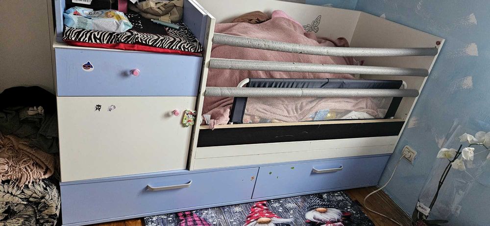 Детско креватче с шкафчета