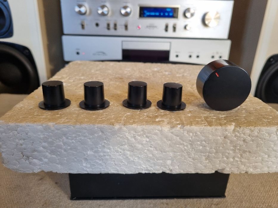 Set Butoane Denon. Impecabile.