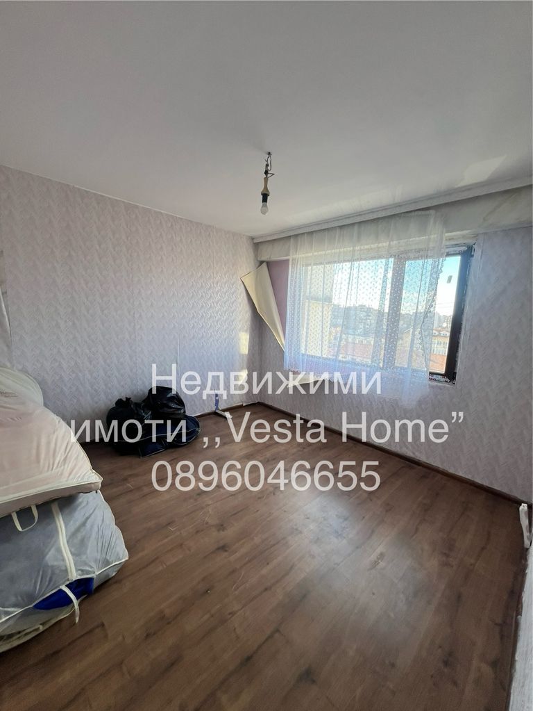 Продава се Двустаен апартамент в Казанлък - 64 кв.м за 727 €/кв.м - Снимка #2
