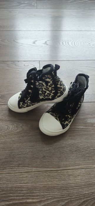 Светещи ботушки Skechers 26, Timberland 26