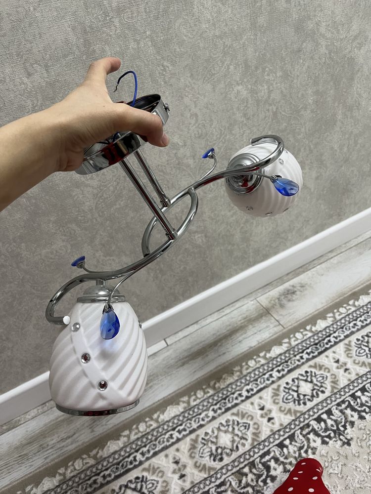 Продаётся люстра.