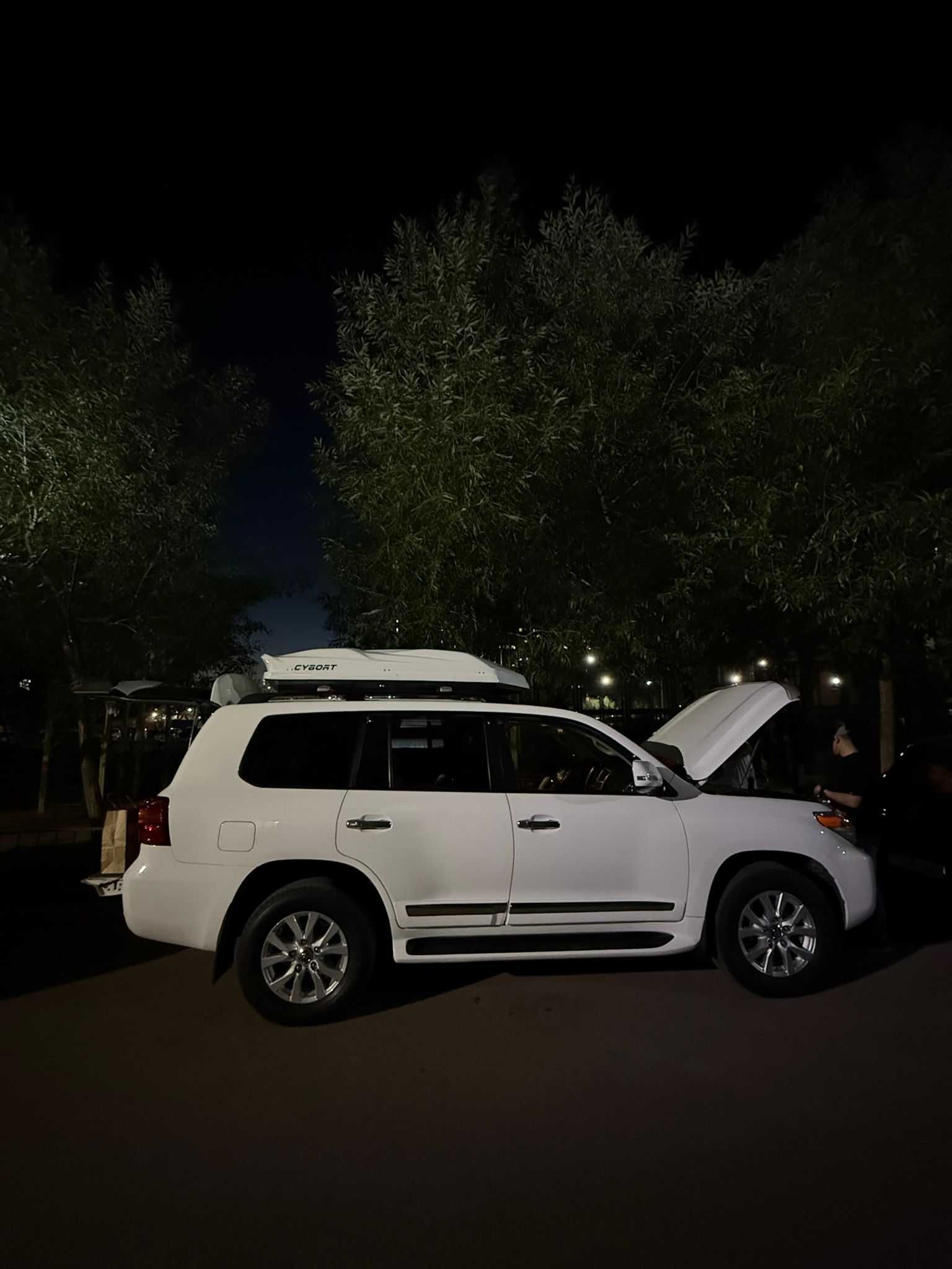 Сдам на прокат автобокс на Крузак, LX