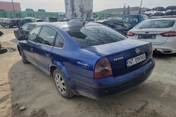 Dezmembrez VW Passat B5.5 motor 1.9 TDI AVF injector bloc lumini macara geam cutie a4 b6 dezmembrari