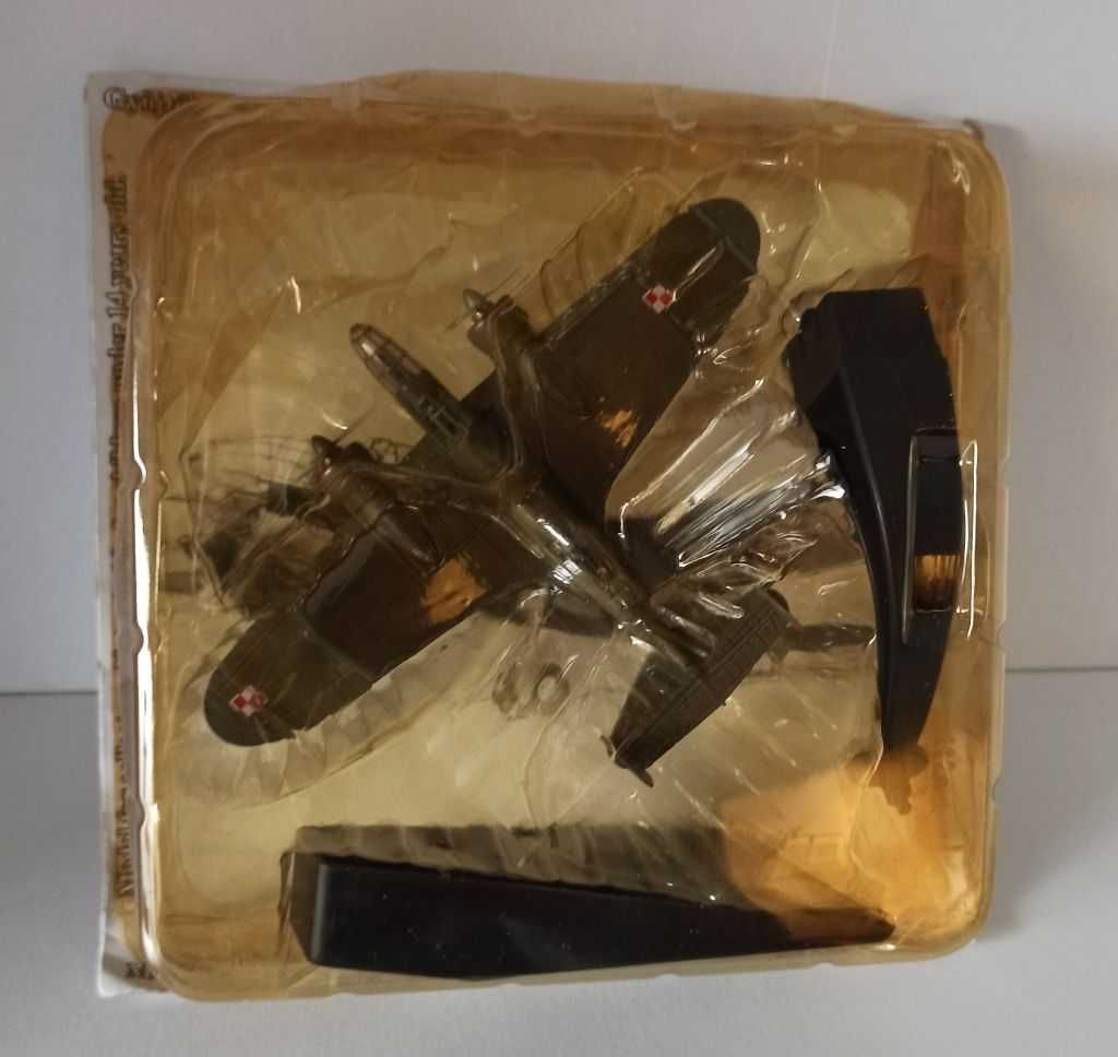 Macheta avion PZL P-37B Los Polonia 1939 WWII - Amercom 1/144 WW2